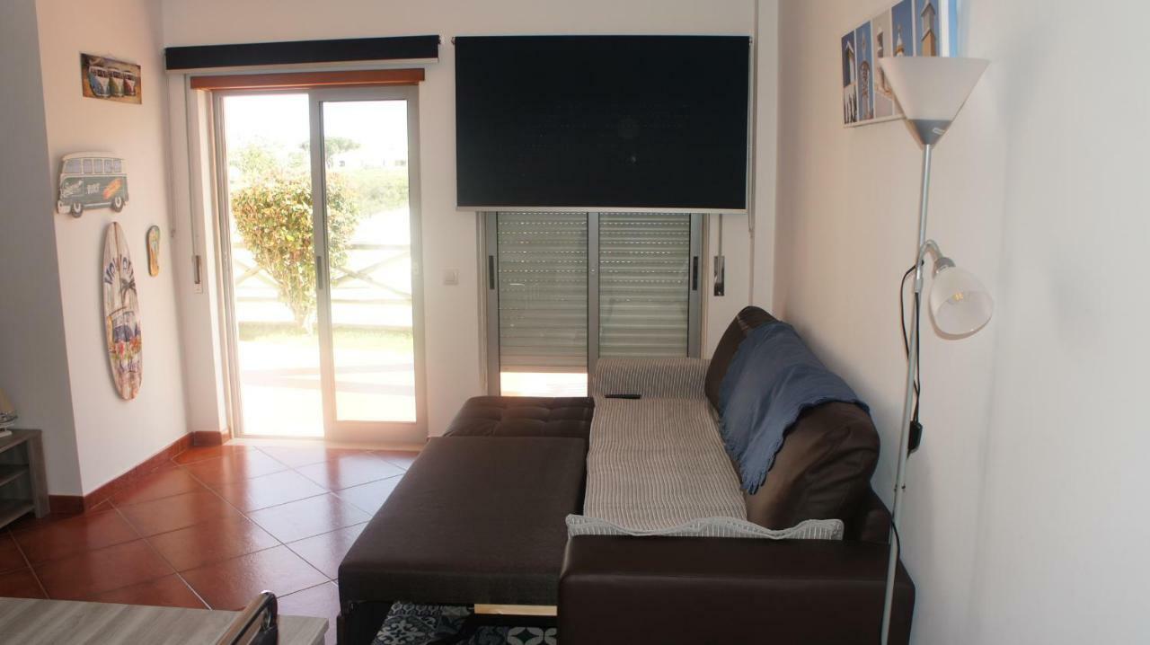 Pool&garden Oura Flat Ferienhaus