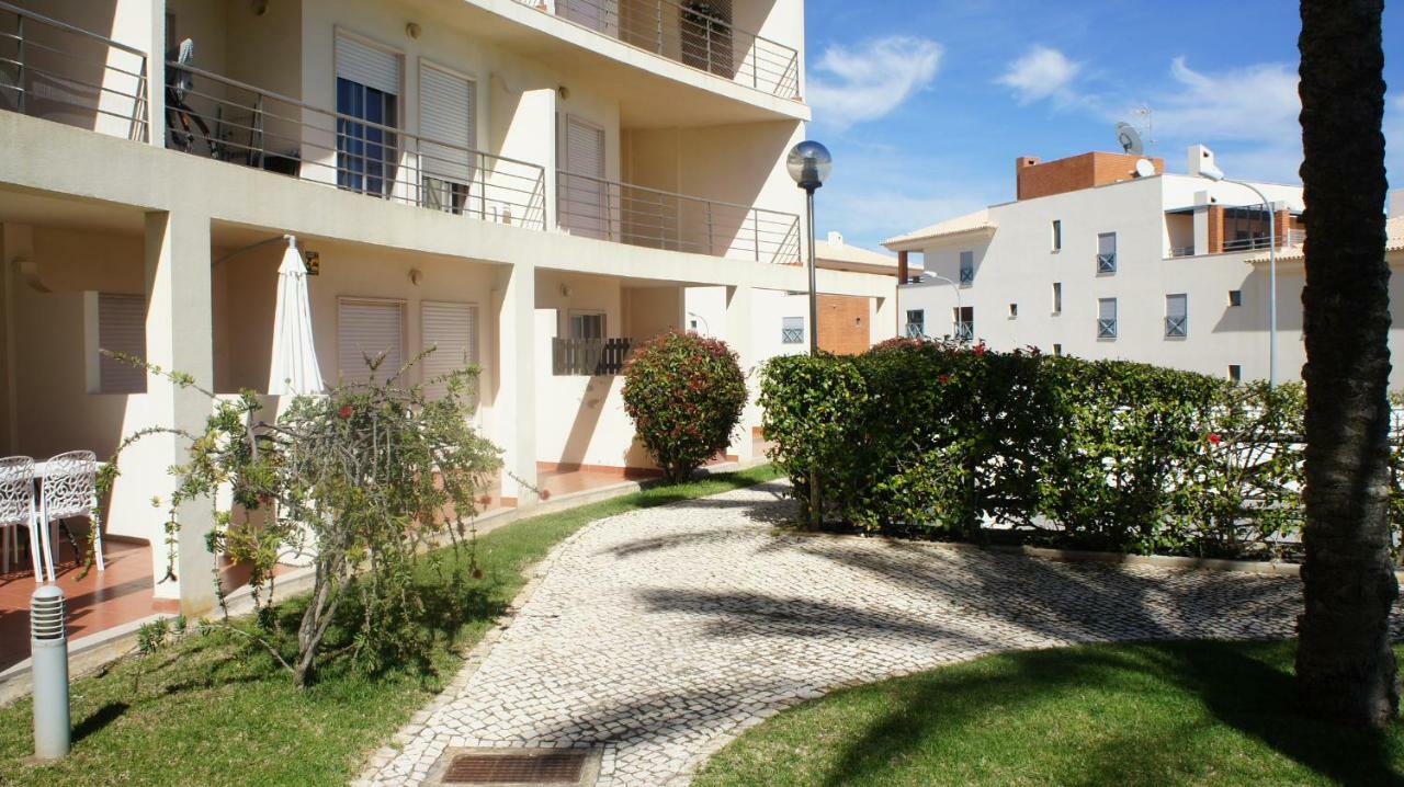 Pool&garden Oura Flat * Albufeira