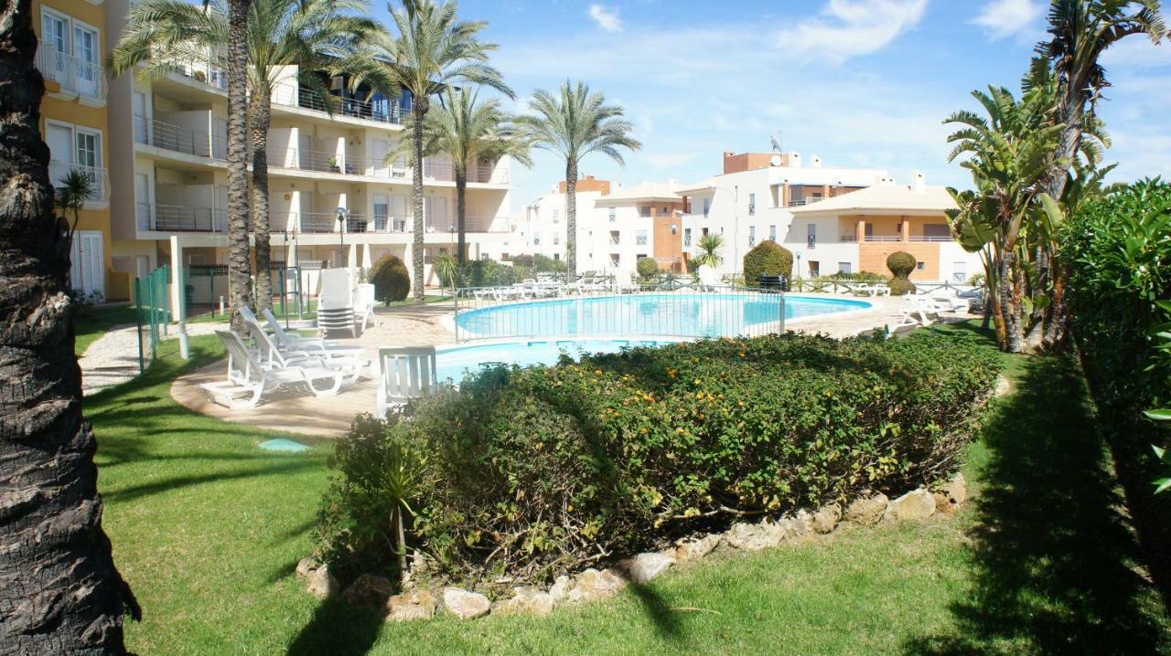 Pool&garden Oura Flat Ferienhaus *
